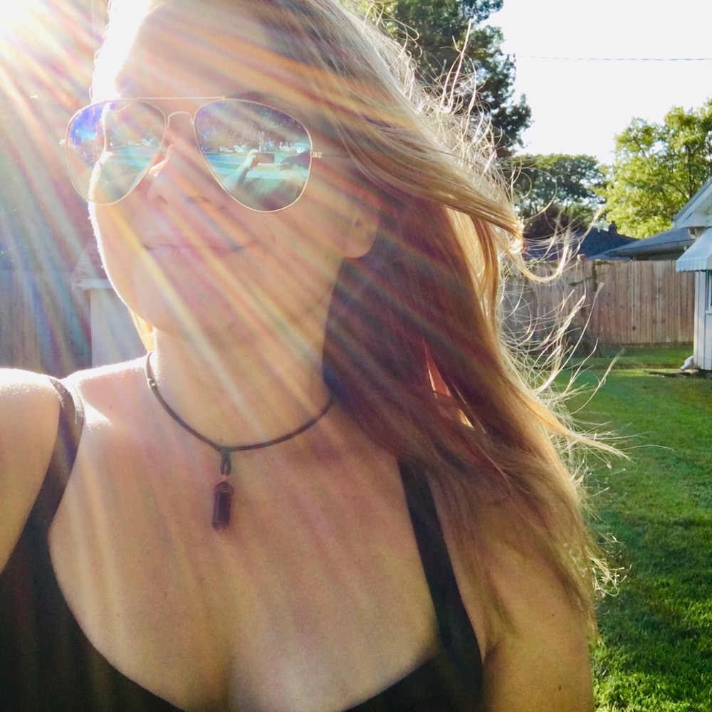 Hi, I’m Tiffany! 🌻 - Picture 1 of 4